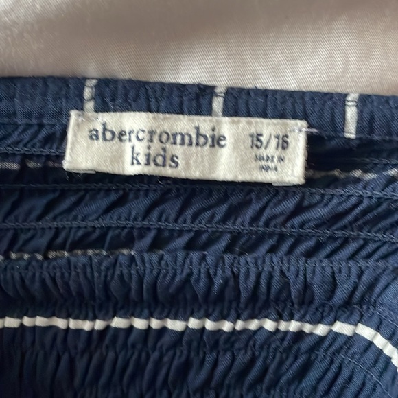 Abercrombie Off-Shoulder Top - Picture 6 of 6